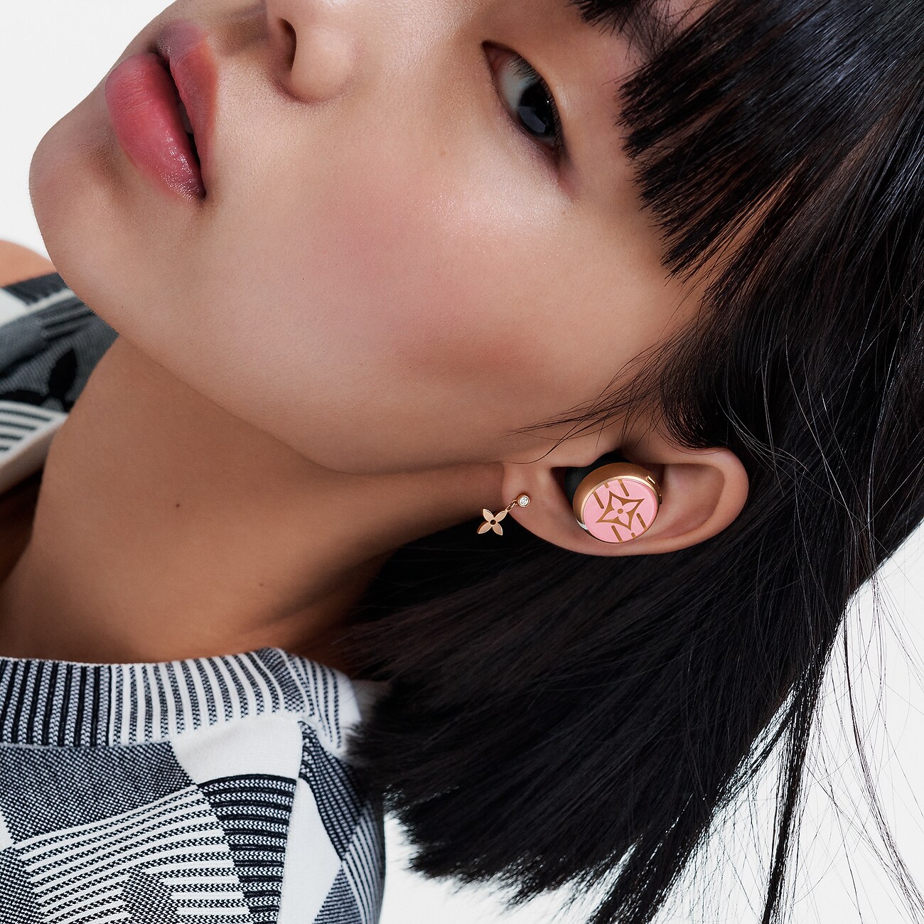 Louis Vuitton Horizon Light Up Earphones Pink Luxury Pink LOUIS